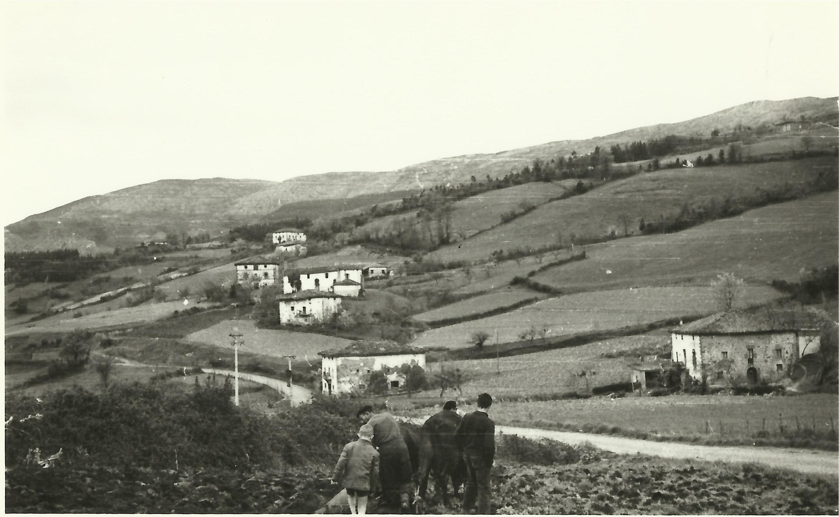 Descripci�n: Descripci�n: D:\Mis documentos\zubi\fotos\Txabarri 1967.jpg